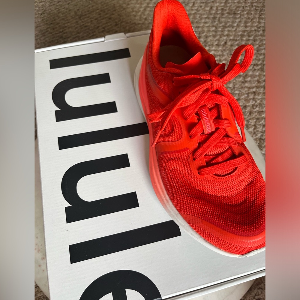 Women’s  Lululemon Blissfeel Run 2 in Solar Orange - Picture 7 of 15
